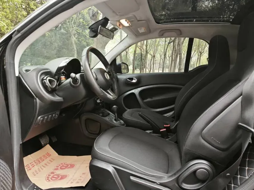 2019 Smart smart fortwo 0.9T 90HP L3 6DCT,autocango,china used car exporter,china ev exporter,chinese used car exporter,chinese used ev exporter