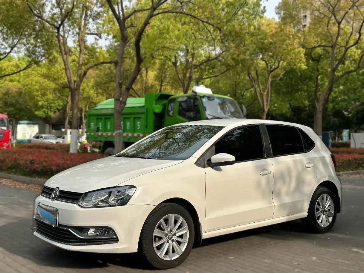 2014 Volkswagen Polo 1.6L 110HP L4 6AT