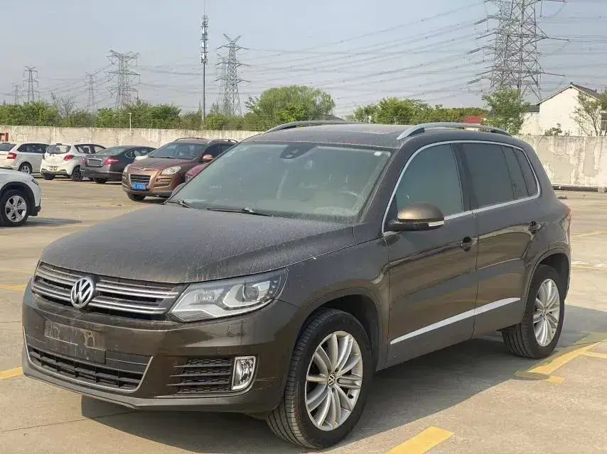 2013 Volkswagen Tiguan 2.0T 200HP L4 6AT