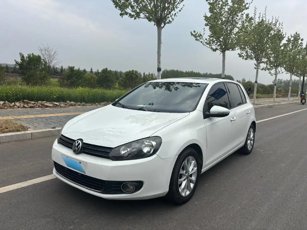 2012 Volkswagen Golf 1.6L 105HP L4 6AT