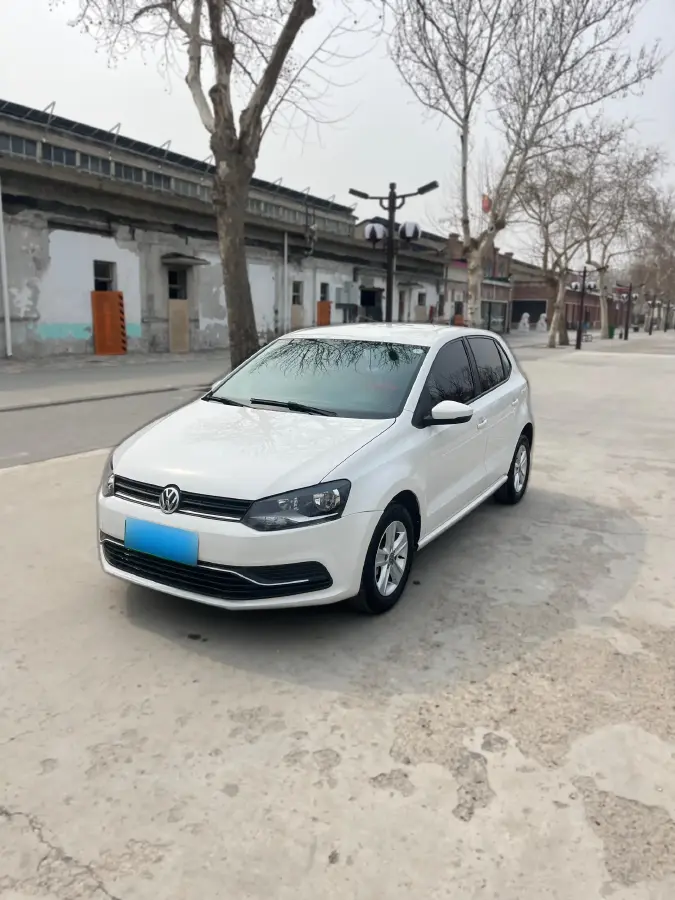 2016 Volkswagen Polo 1.4L 90HP L4 5MT