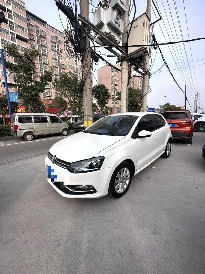 2014 Volkswagen Polo 1.6L 110HP L4 6AT