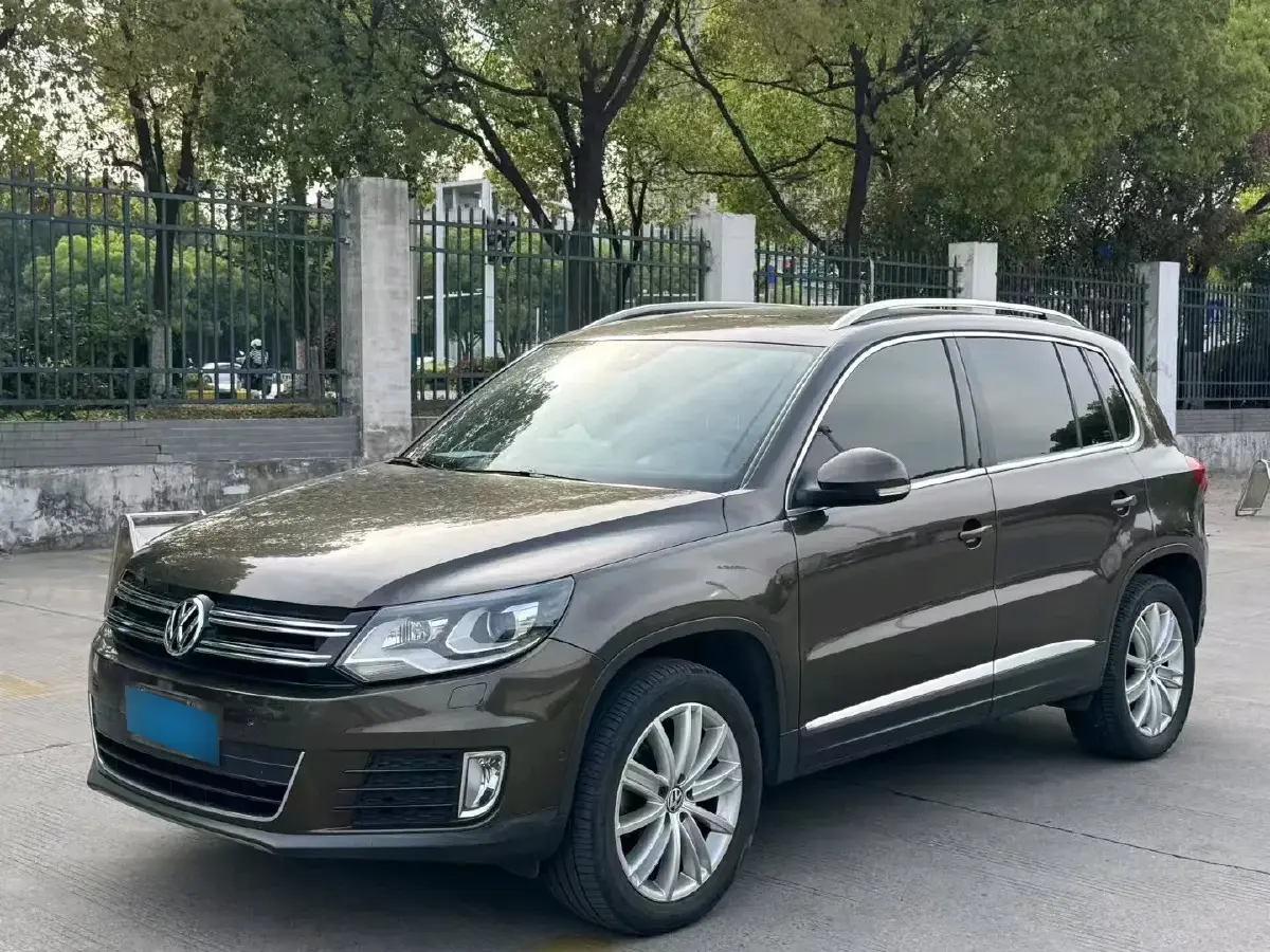 2013 Volkswagen Tiguan 2.0T 200HP L4 6AT