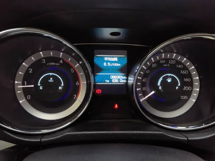 2017 Haval H6 Coupe 2.0T 197HP L4 6MT,autocango,china used car exporter,china ev exporter,chinese used car exporter,chinese used ev exporter