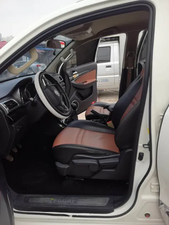 2017 Haval H6 Coupe 2.0T 197HP L4 6MT,autocango,china used car exporter,china ev exporter,chinese used car exporter,chinese used ev exporter