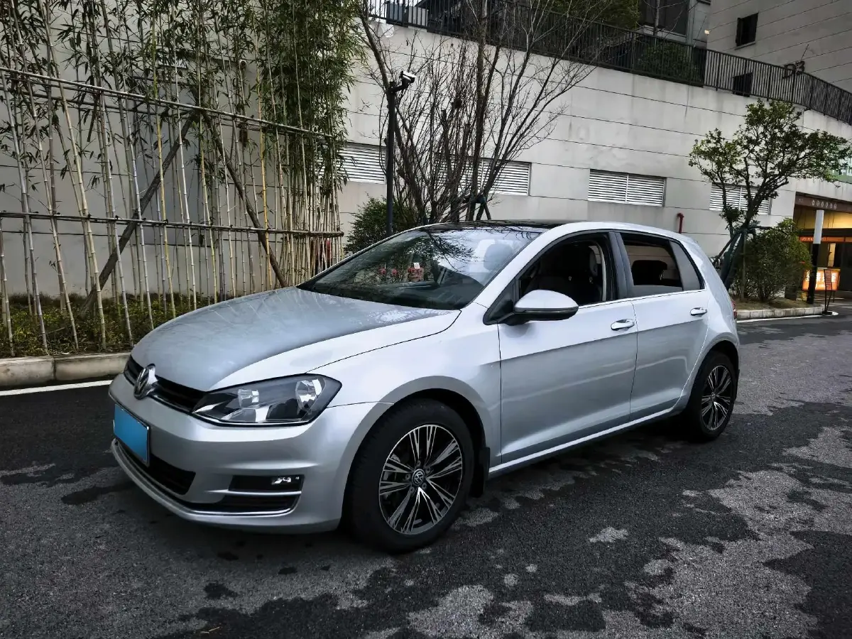 2014 Volkswagen Golf 1.4T 131HP L4 7DCT