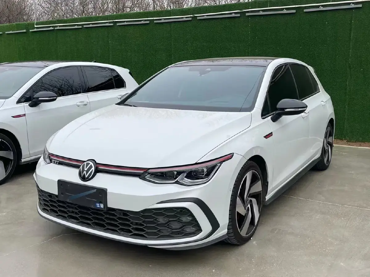 2023 Volkswagen GolfGTI 2.0T 220HP L4 7DCT