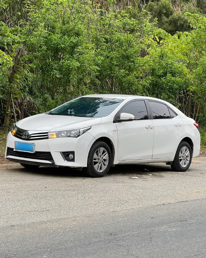 2014 Toyota Corolla 1.6L 122HP L4 CVT