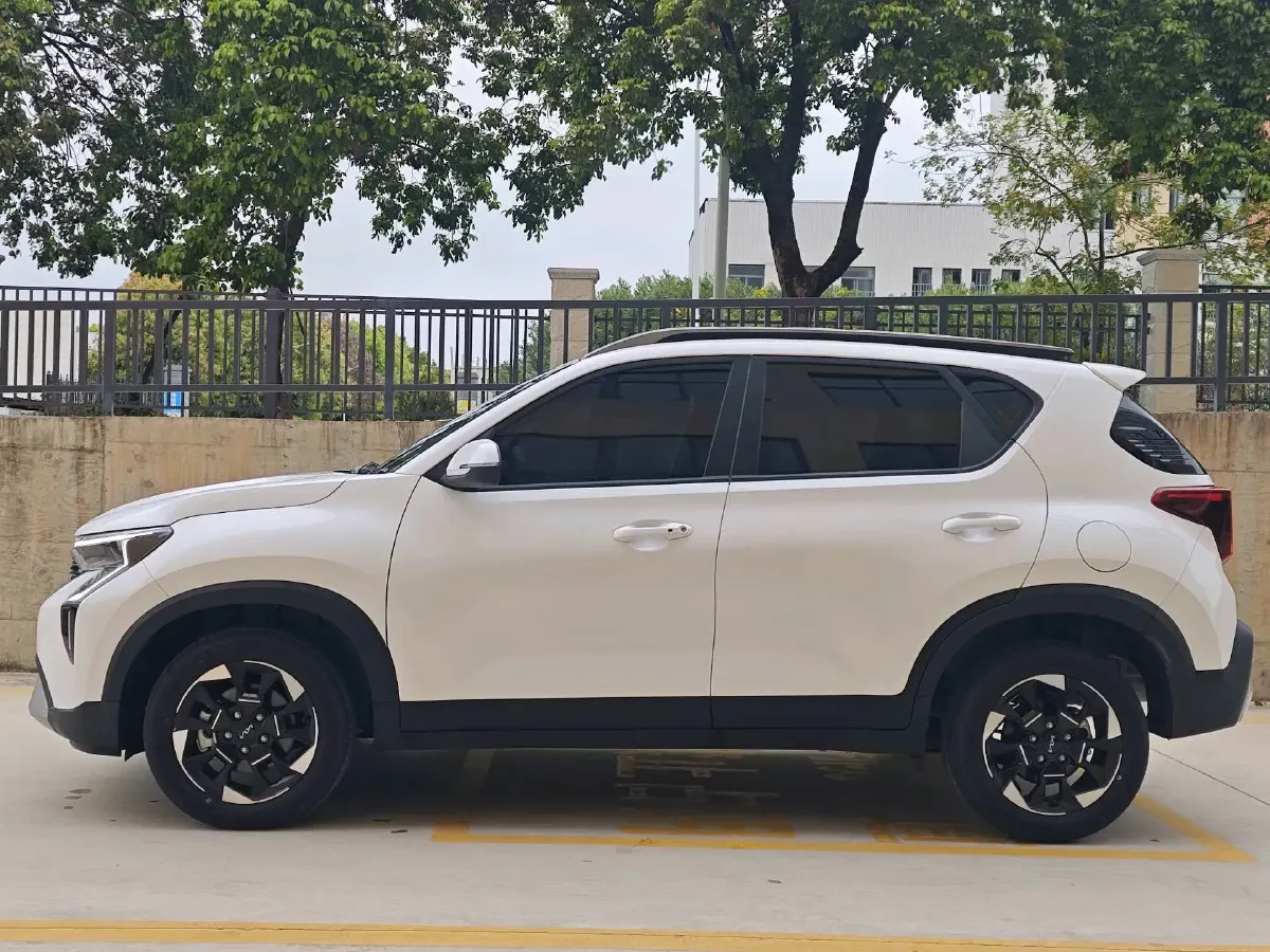 2024 Kia Sonet 1.5L 115HP L4 CVT,autocango,china used car exporter,china ev exporter,chinese used car exporter,chinese used ev exporter