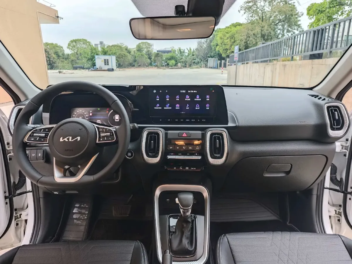 2024 Kia Sonet 1.5L 115HP L4 CVT,autocango,china used car exporter,china ev exporter,chinese used car exporter,chinese used ev exporter