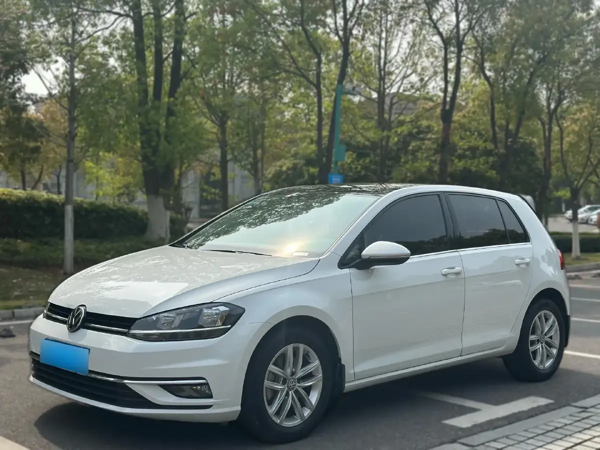 2012 Volkswagen Golf 1.6L 105HP L4 6AT