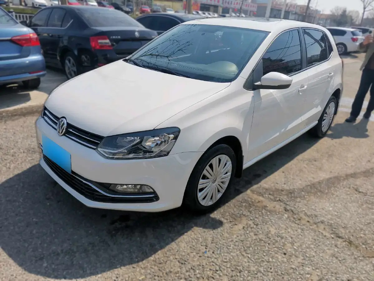 2016 Volkswagen Polo 1.6L 110HP L4 5MT