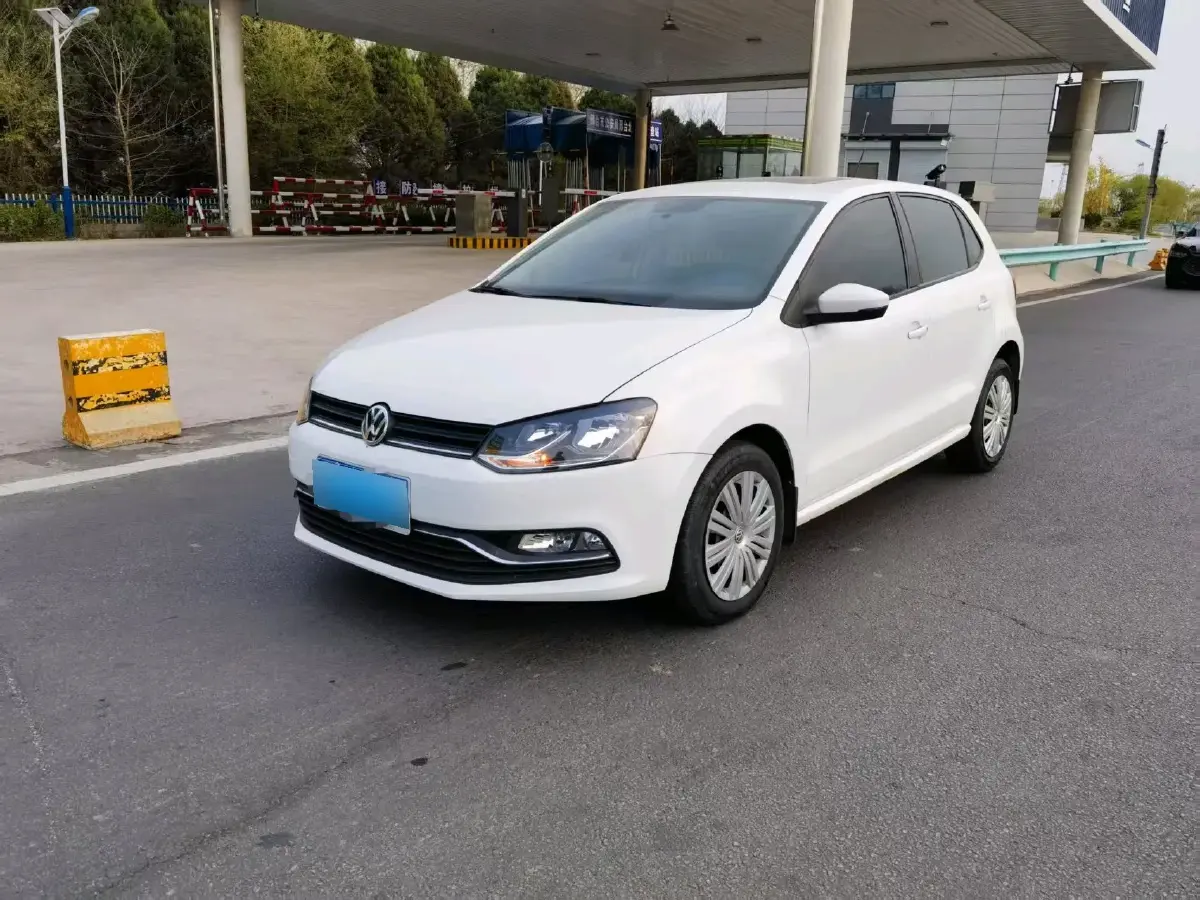 2016 Volkswagen Polo 1.6L 110HP L4 5MT