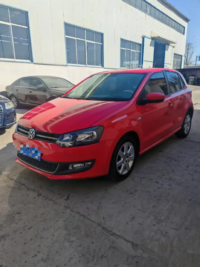 2013 Volkswagen Polo 1.6L 105HP L4 6AT