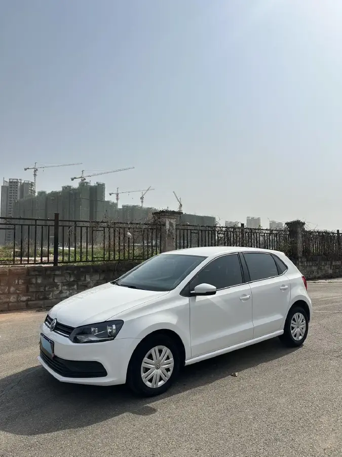 2016 Volkswagen Polo 1.4L 90HP L4 6AT