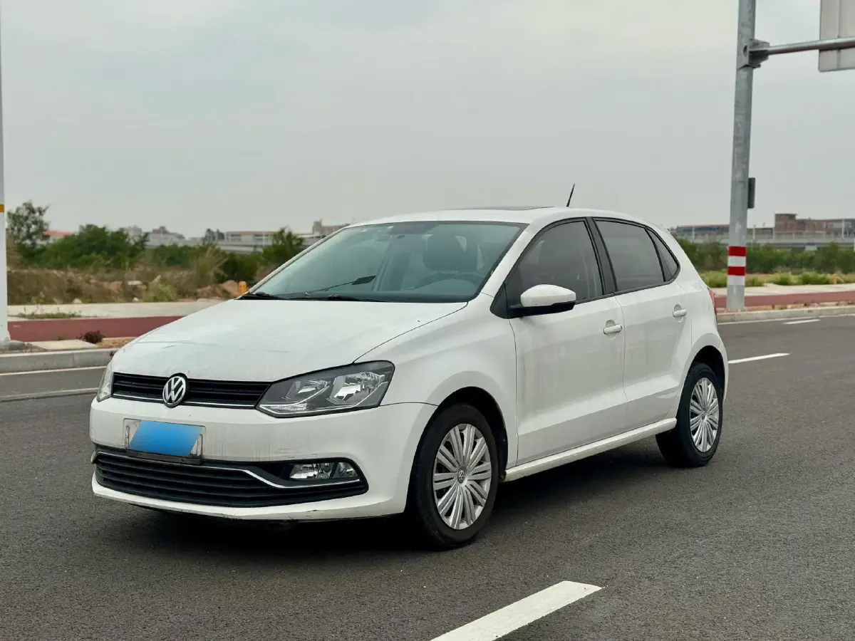 2016 Volkswagen Polo 1.6L 110HP L4 5MT