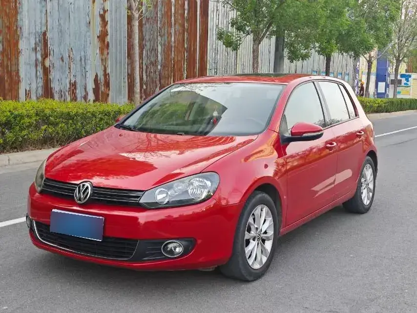 2012 Volkswagen Golf 1.6L 105HP L4 6AT