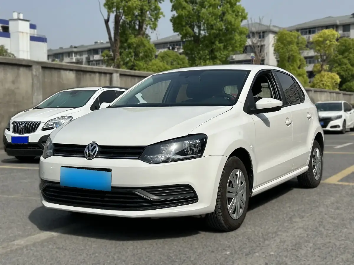 2016 Volkswagen Polo 1.4L 90HP L4 6AT