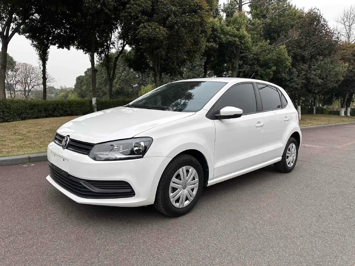 2016 Volkswagen Polo 1.4L 90HP L4 6AT
