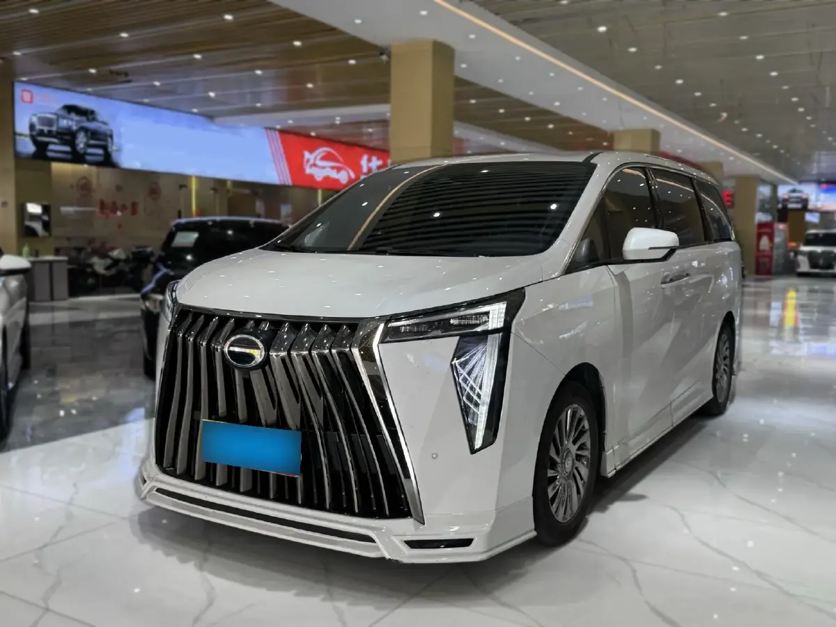 2023 GAC Trumpchi M8 2.0T 190HP L4 E-CVT Hybrid