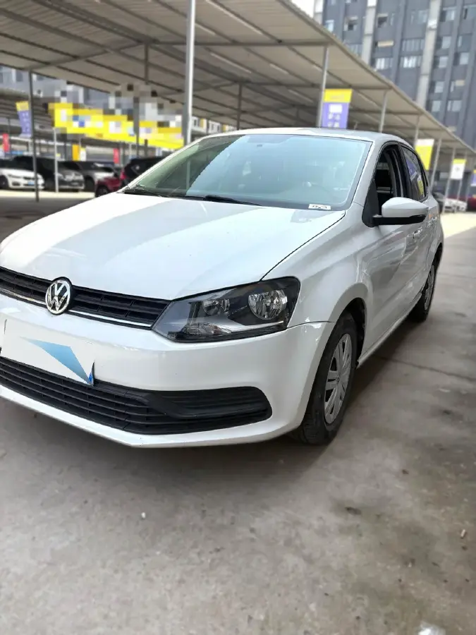 2016 Volkswagen Polo 1.4L 90HP L4 6AT