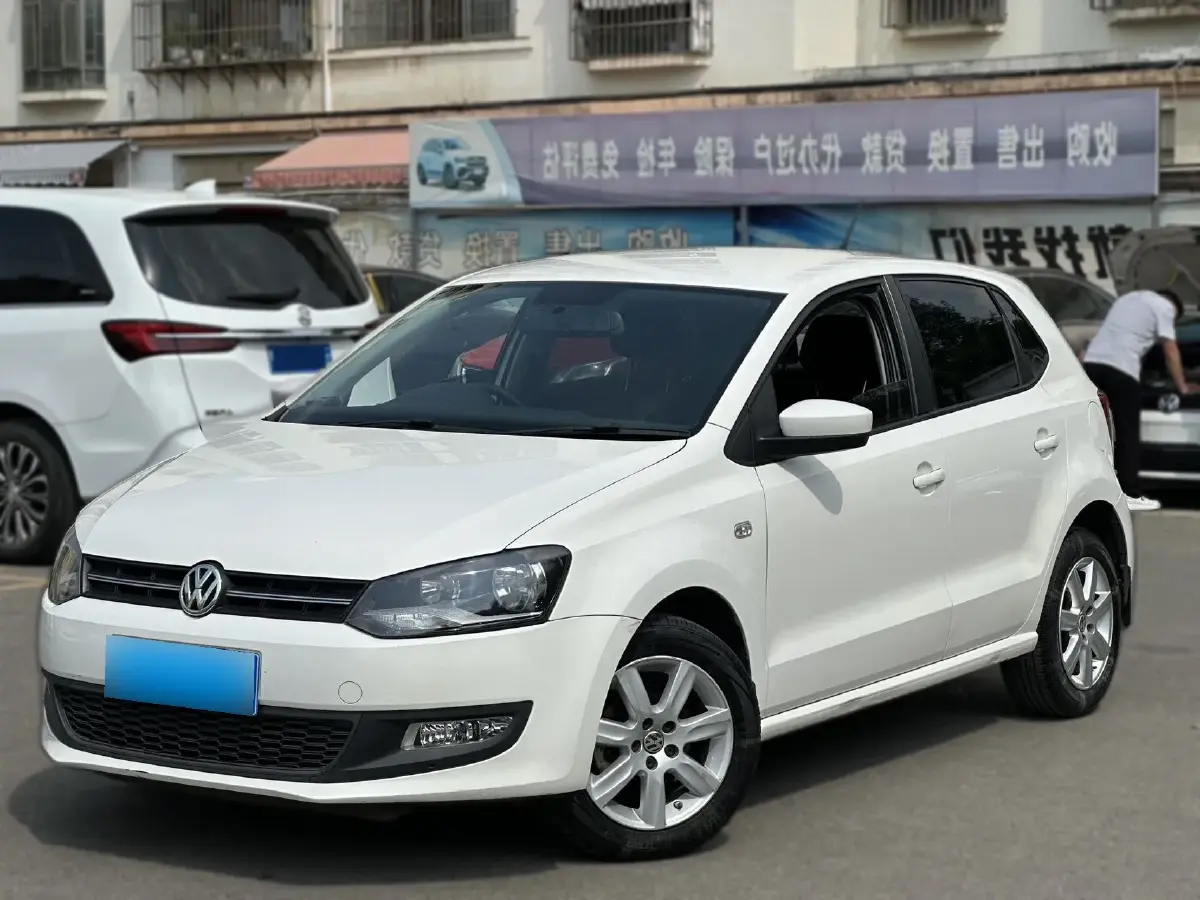 2013 Volkswagen Polo 1.4L 86HP L4 5MT