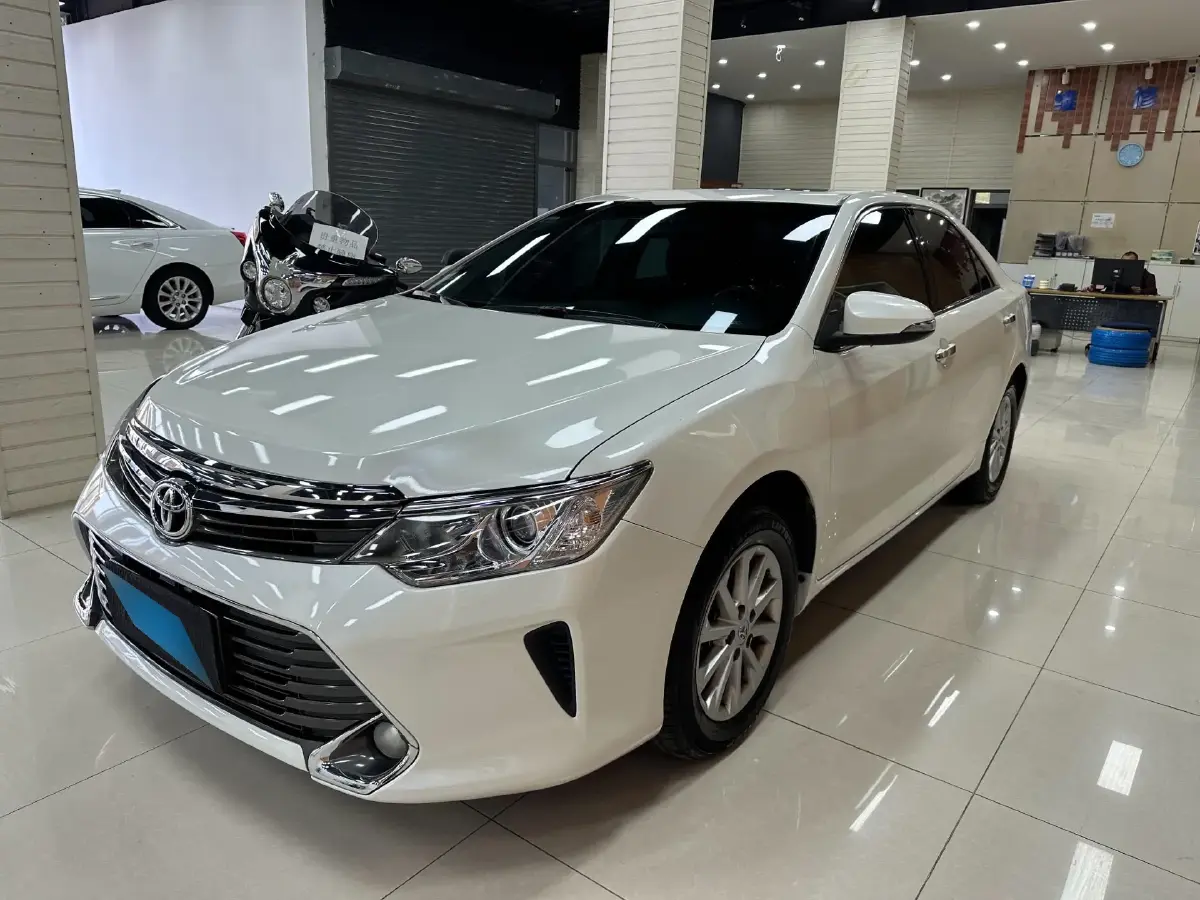 2015 Toyota Camry 2.0L 167HP L4 6AT