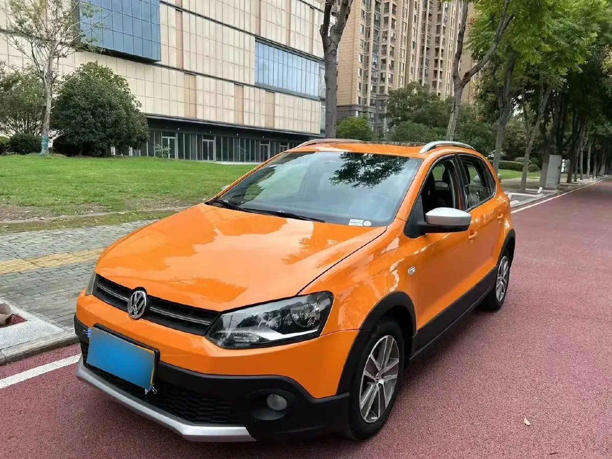 2012 Volkswagen Polo 1.6L 105HP L4 5MT
