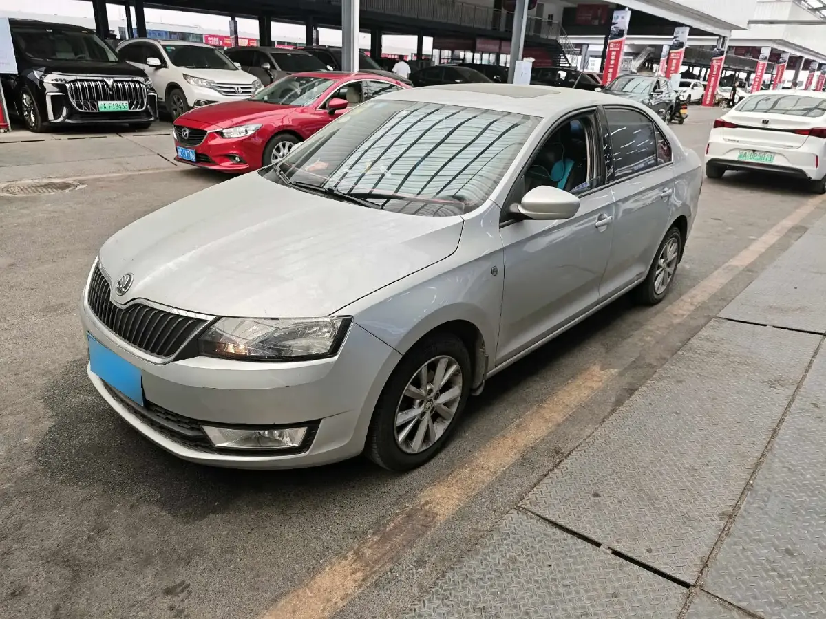 2015 Skoda Rapid 1.4L 90HP L4 5MT
