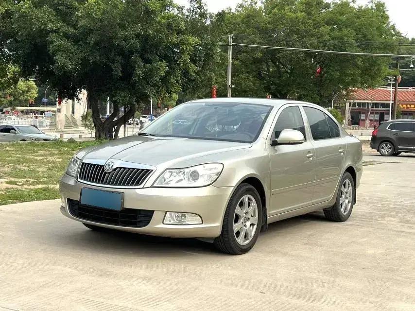 2013 Skoda Octavia 1.6L 105HP L4 5MT
