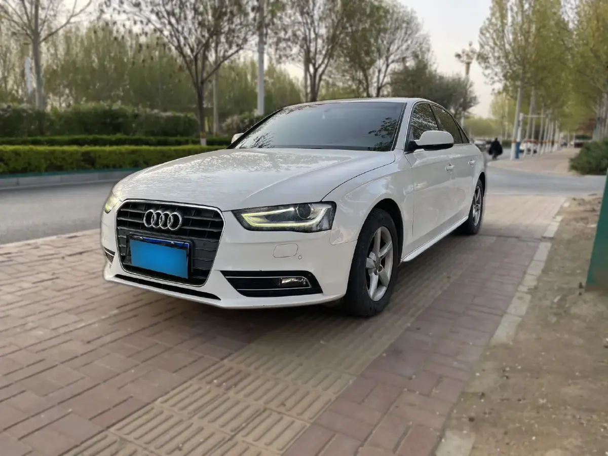 2013 Audi A4L 2.0T 180HP L4 CVT