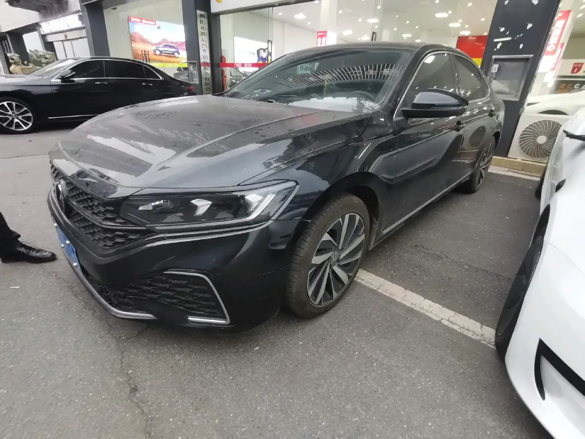 2022 Volkswagen Passat 2.0T 186HP L4 7DCT