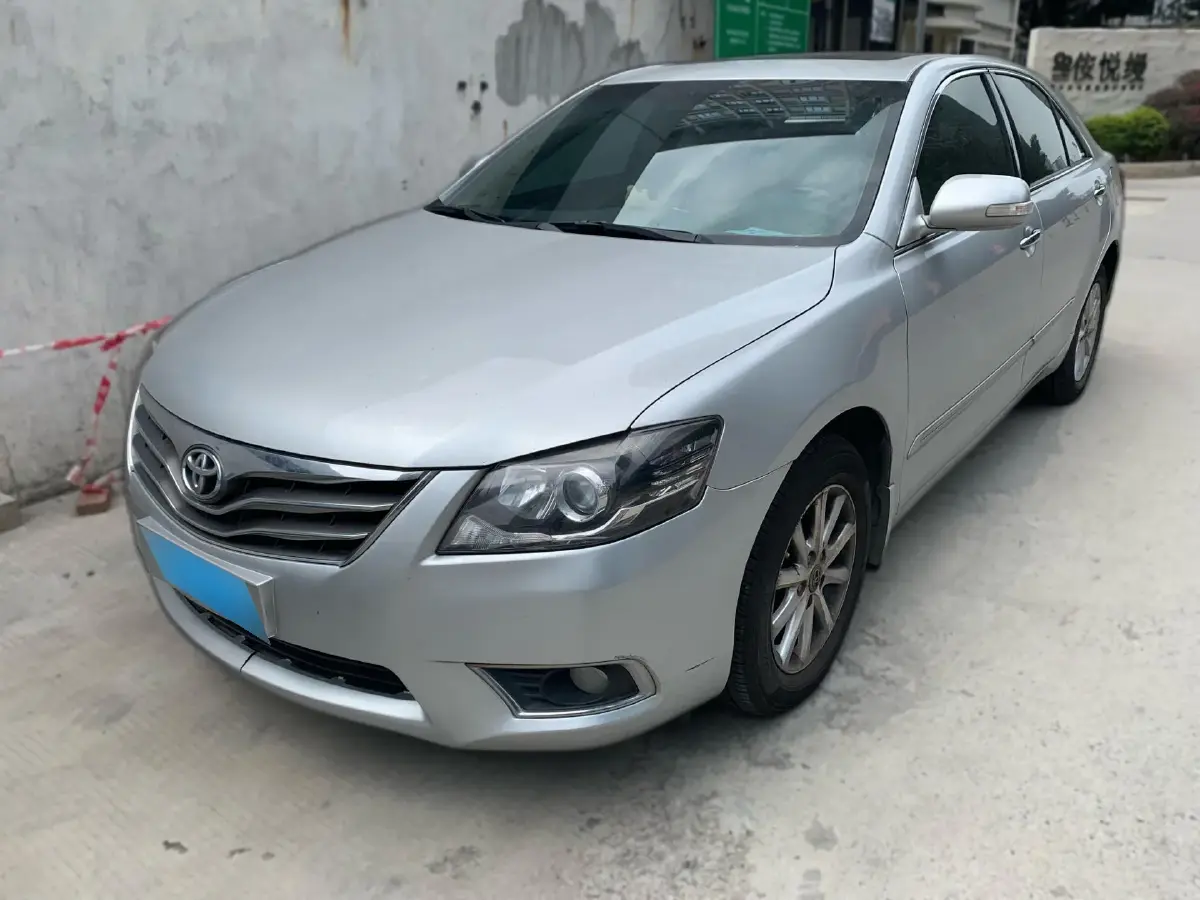 2013 Toyota Camry 2.0L 147HP L4 4AT