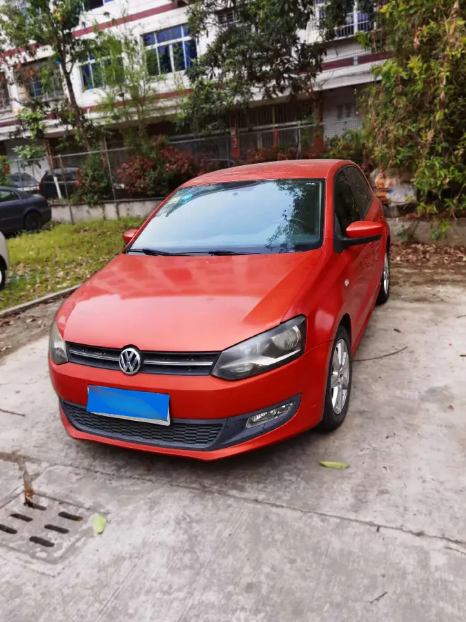 2013 Volkswagen Polo 1.4L 86HP L4 5MT