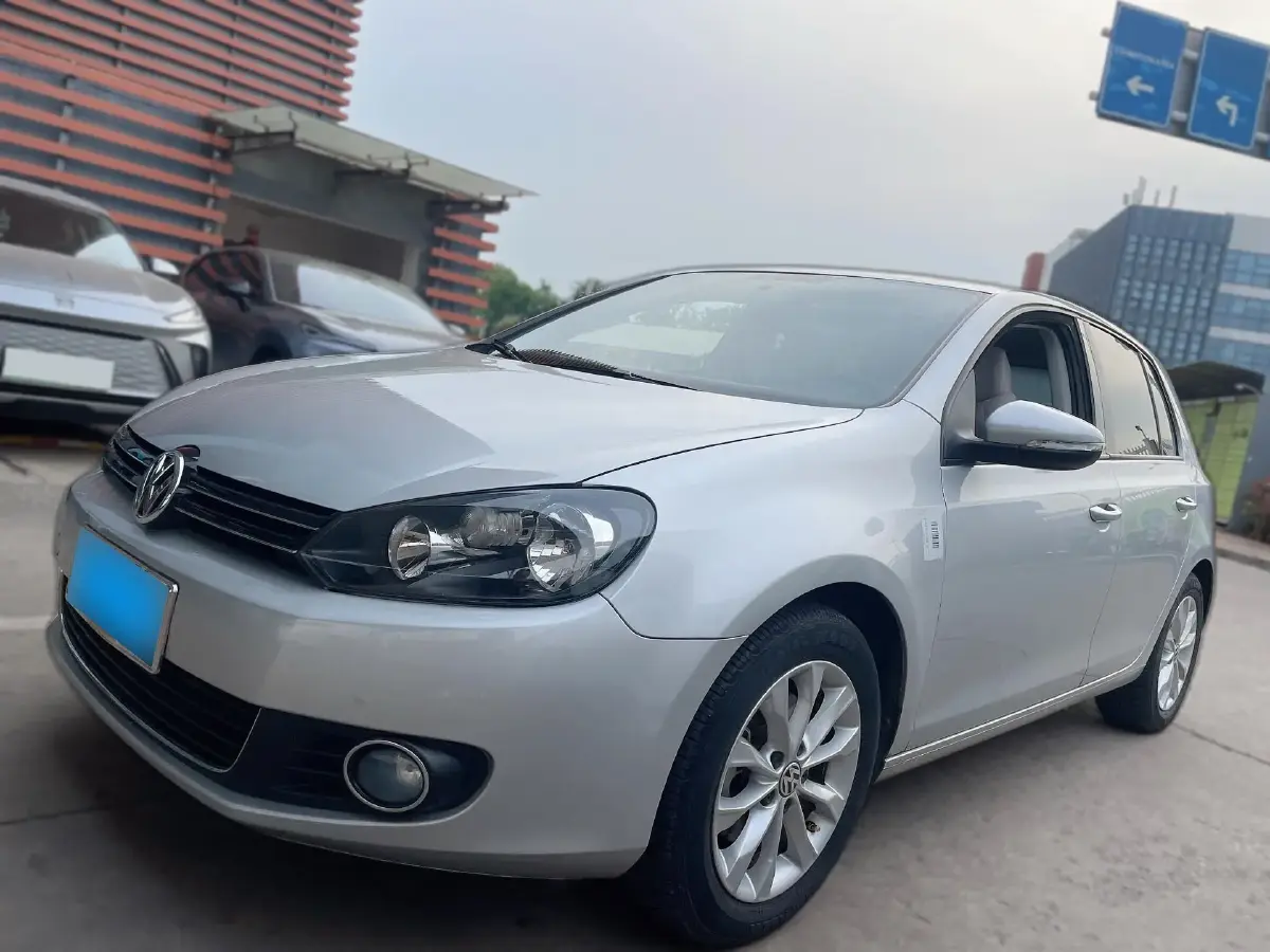 2010 Volkswagen Golf 1.4T 131HP L4 7DCT