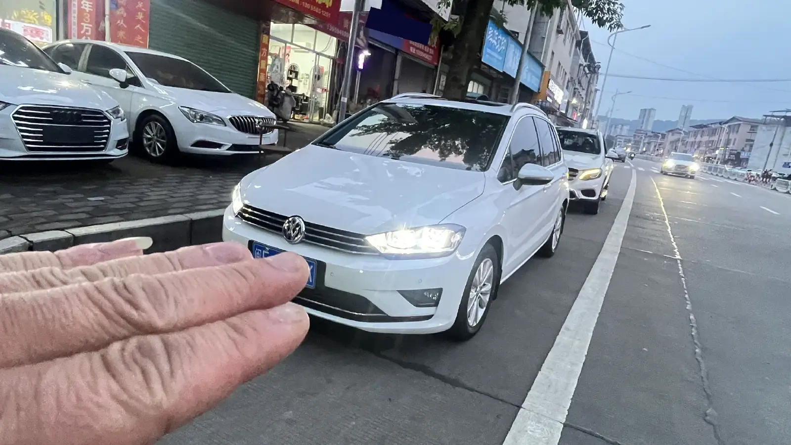 2016 Volkswagen Golf Sportsvan 1.4T 131HP L4 7DCT