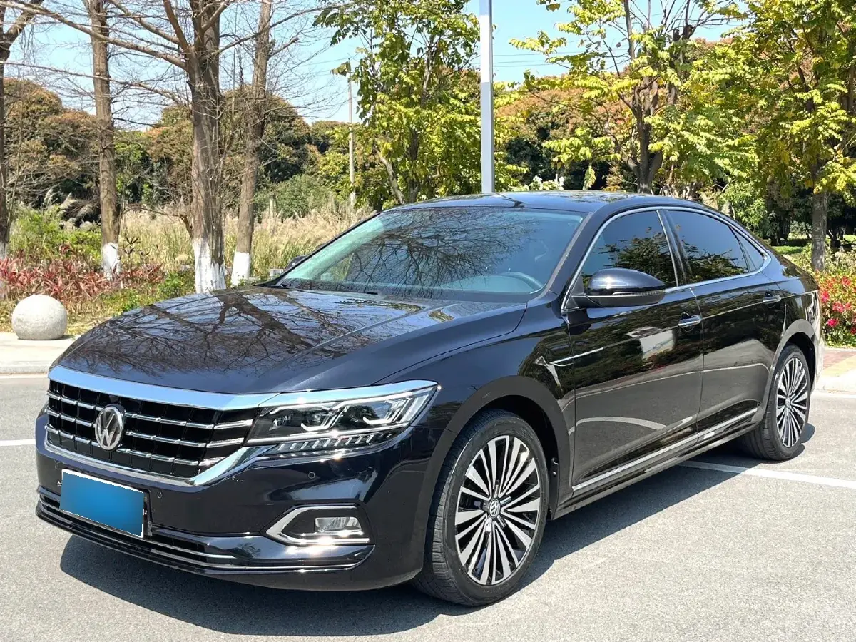 2019 Volkswagen Passat 2.0T 186HP L4 7DCT