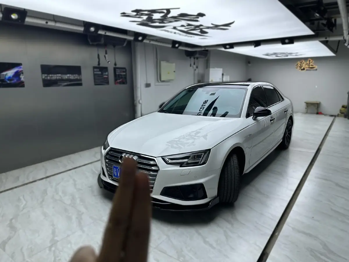 2019 Audi A4L 2.0T 252HP L4 7DCT