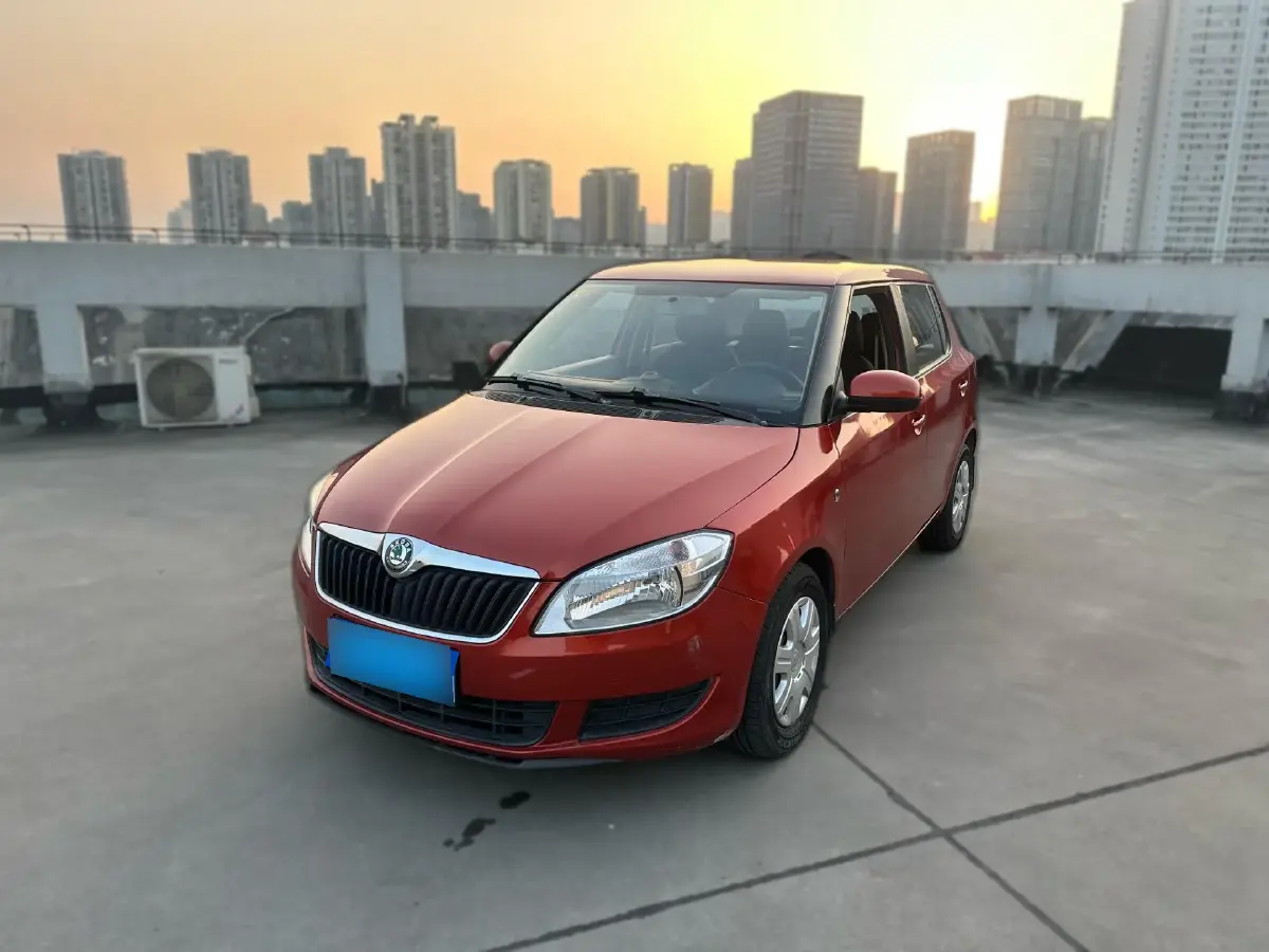 2012 Skoda Fabia 1.4L 86HP L4 5MT