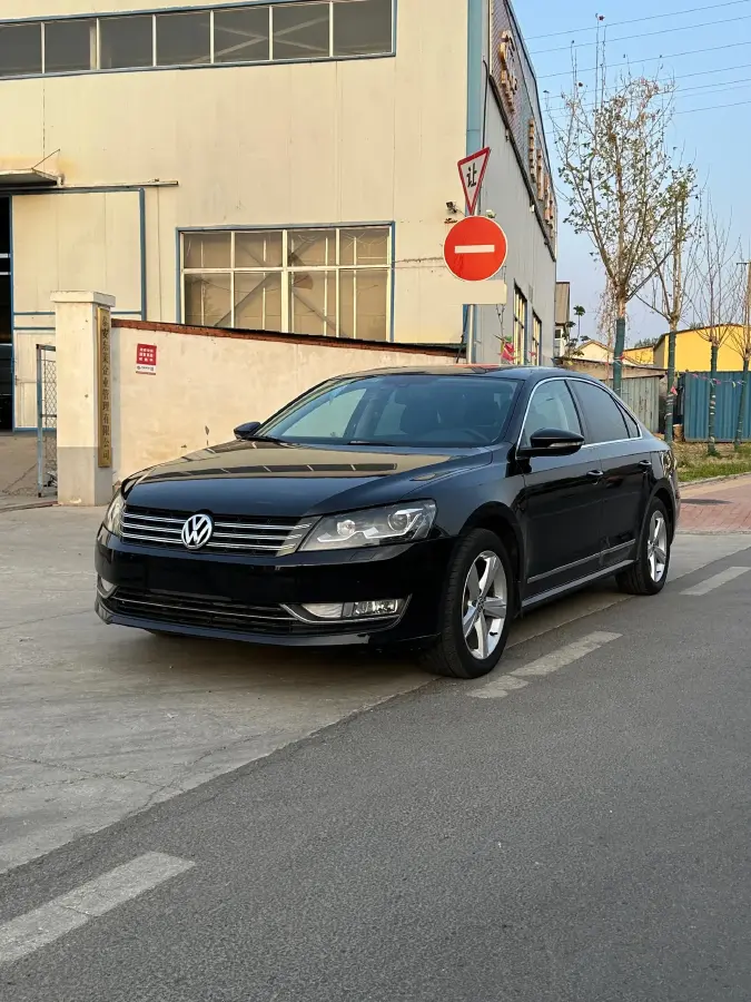 2015 Volkswagen Passat 1.8T 160HP L4 7DCT