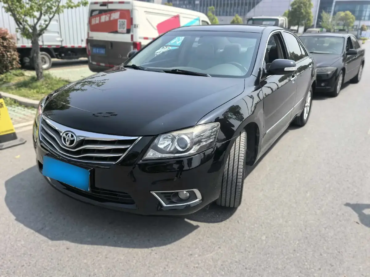 2013 Toyota Camry 2.0L 147HP L4 4AT