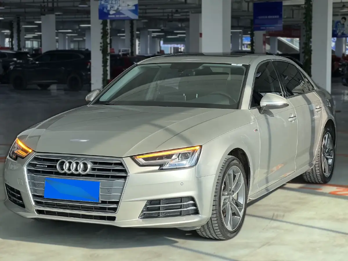 2017 Audi A4L 2.0T 252HP L4 7DCT
