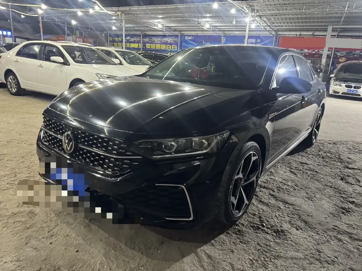 2023 Volkswagen Passat 2.0T 186HP L4 7DCT