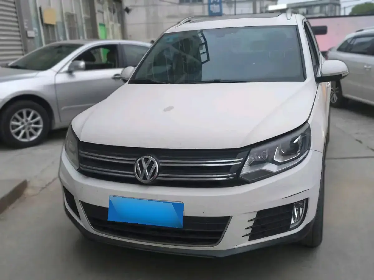 2015 Volkswagen Tiguan 2.0T 200HP L4 6AT