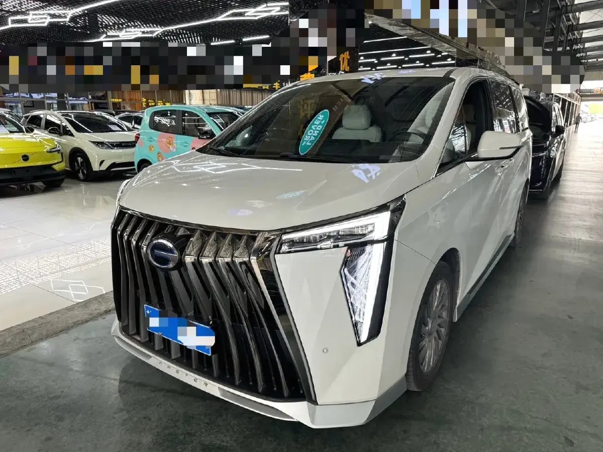 2023 GAC Trumpchi M8 2.0T 190HP L4 E-CVT Hybrid