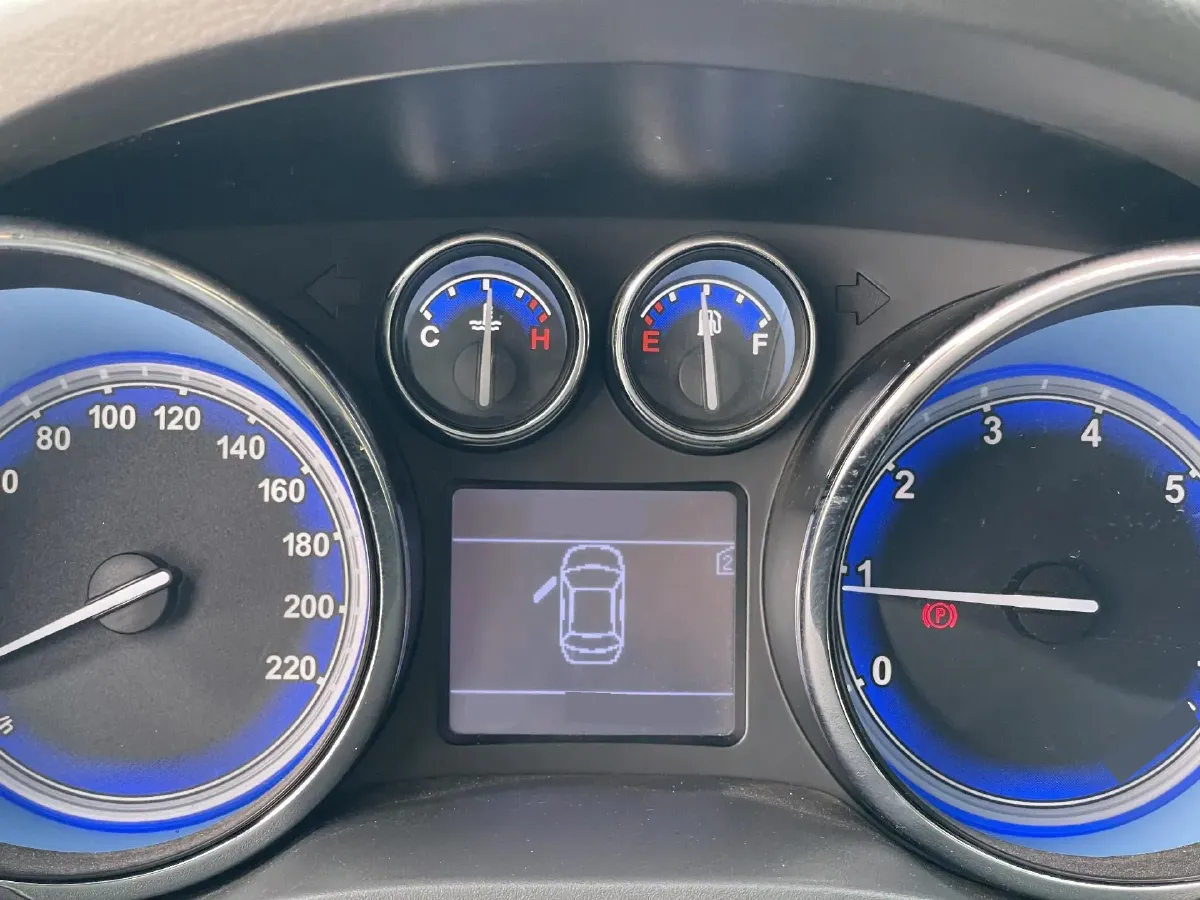 2013 Chery E3 1.5L 109HP L4 5MT,autocango,china used car exporter,china ev exporter,chinese used car exporter,chinese used ev exporter