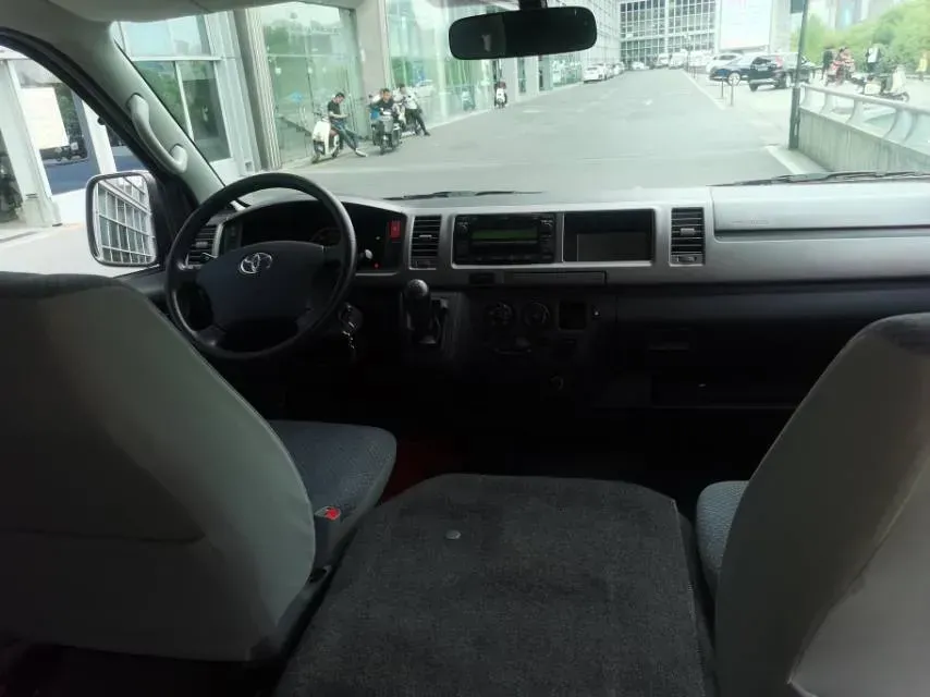 2011 Toyota Hiace 2.7L 154HP L4 5MT,autocango,china used car exporter,china ev exporter,chinese used car exporter,chinese used ev exporter