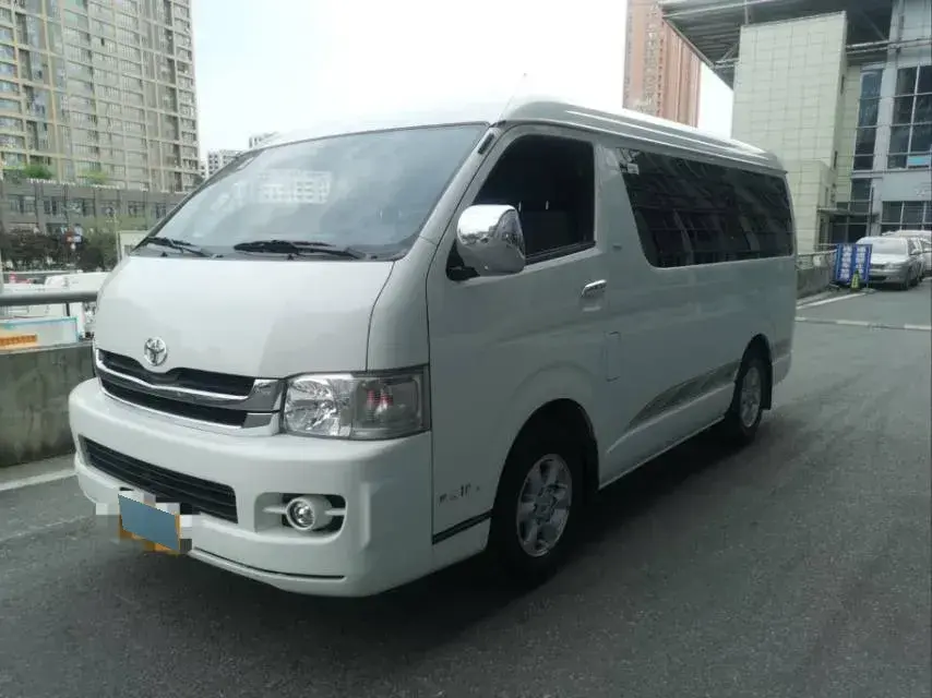 2011 Toyota Hiace 2.7L 154HP L4 5MT