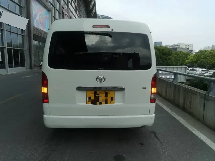2011 Toyota Hiace 2.7L 154HP L4 5MT,autocango,china used car exporter,china ev exporter,chinese used car exporter,chinese used ev exporter