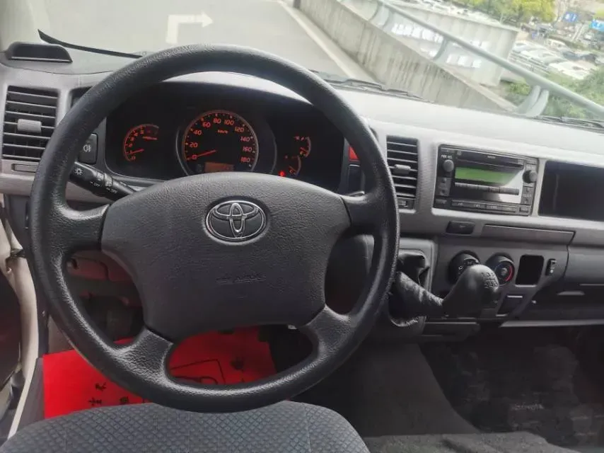 2011 Toyota Hiace 2.7L 154HP L4 5MT,autocango,china used car exporter,china ev exporter,chinese used car exporter,chinese used ev exporter